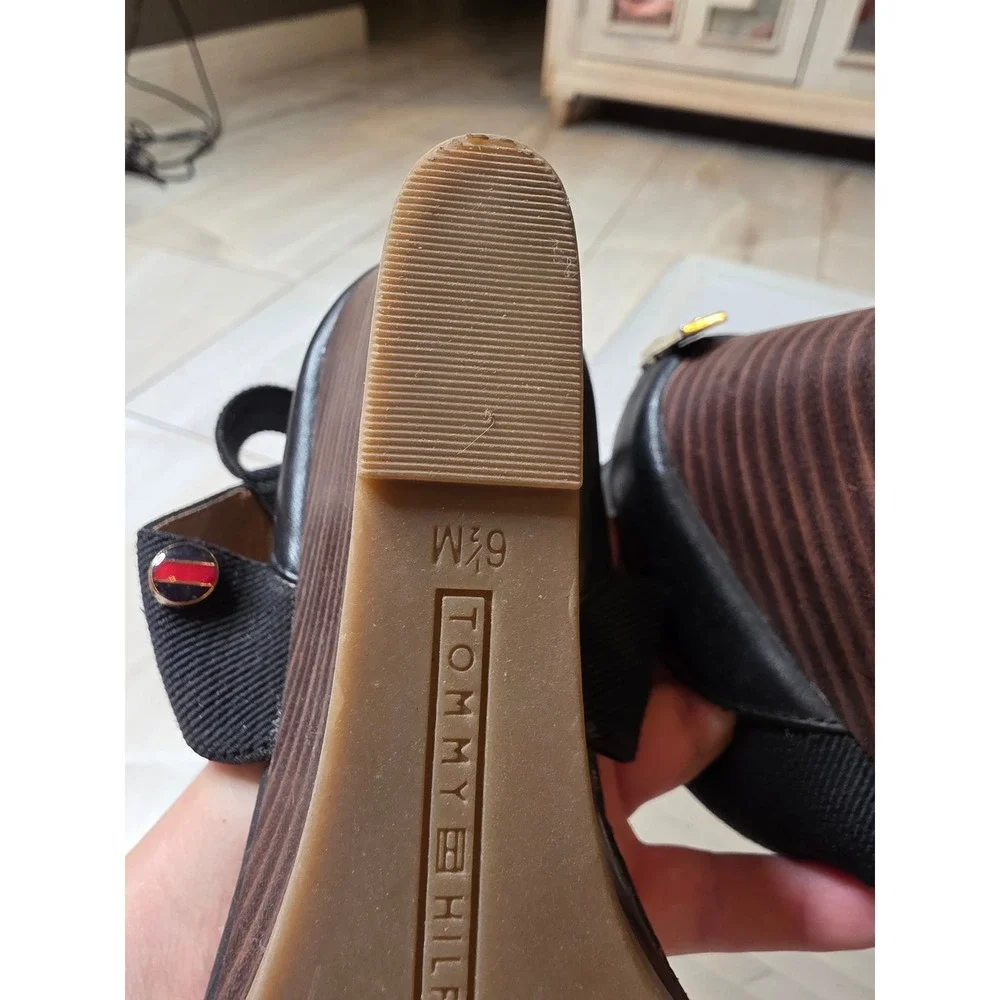 Tommy Hilfiger Black Leather Wedge Sandals Gold Footbed Elastic Straps Size 6.5M